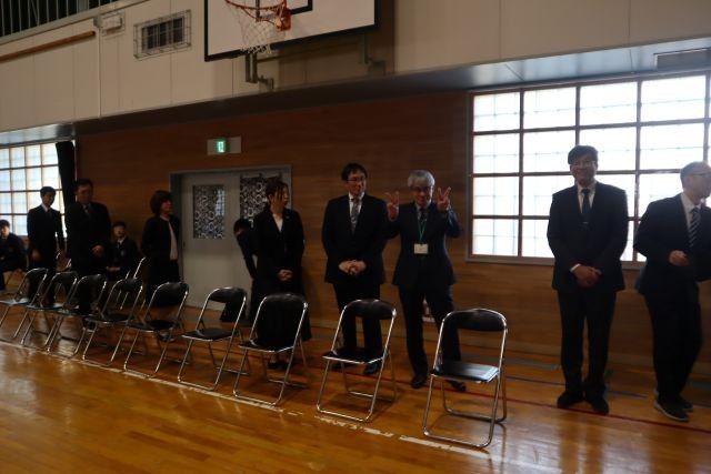 転出される先生方・・・お茶目な先生も・・